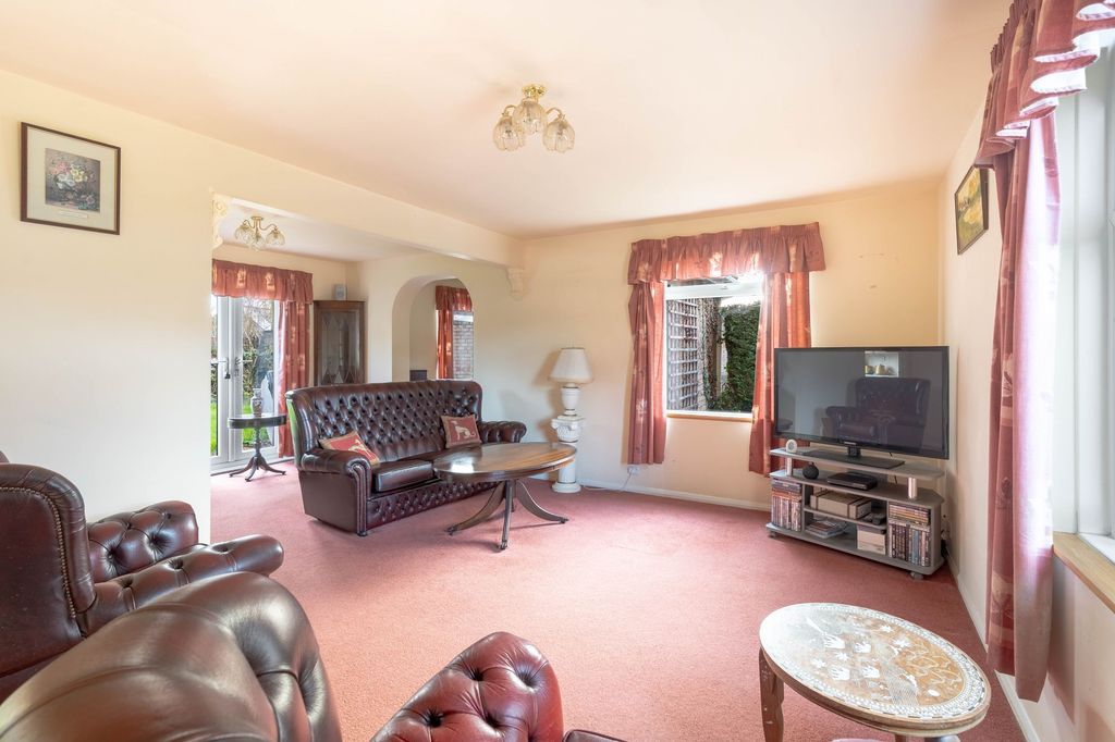 Property photo 3 of 13