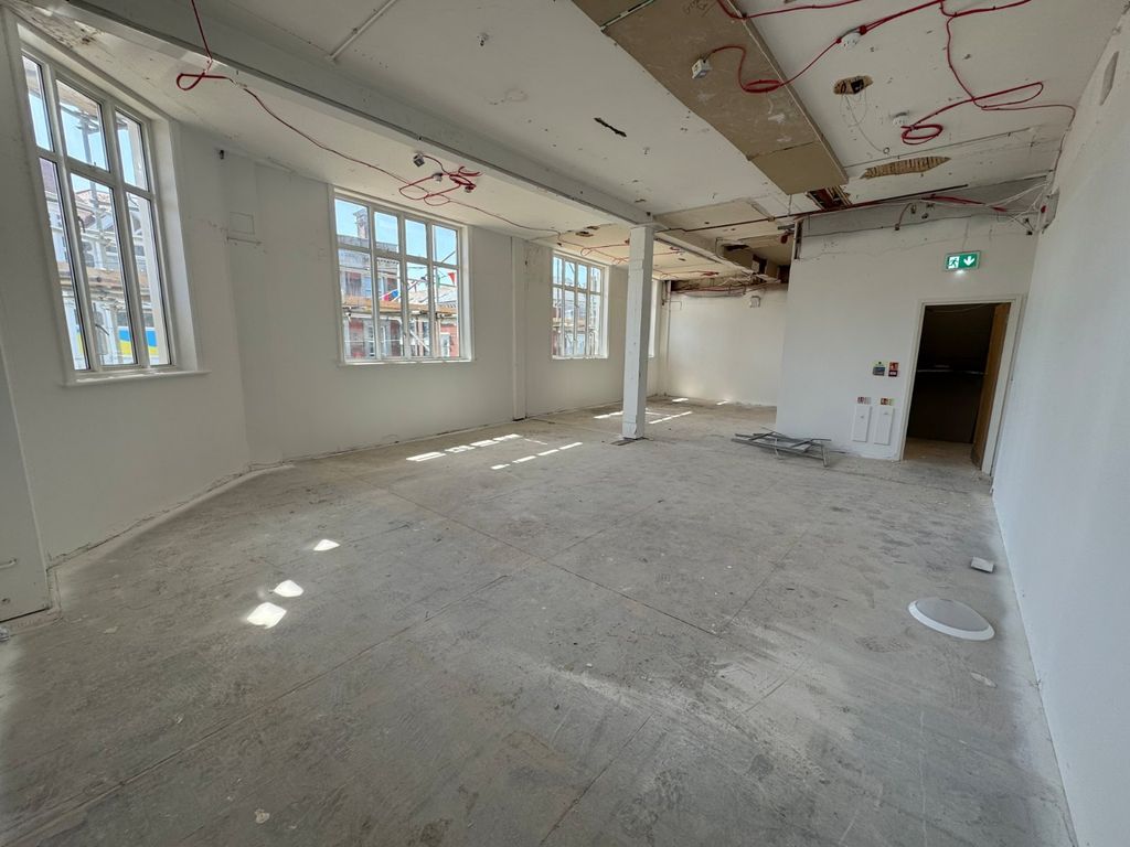 Property photo 3 of 9 Fiirst Floor1
