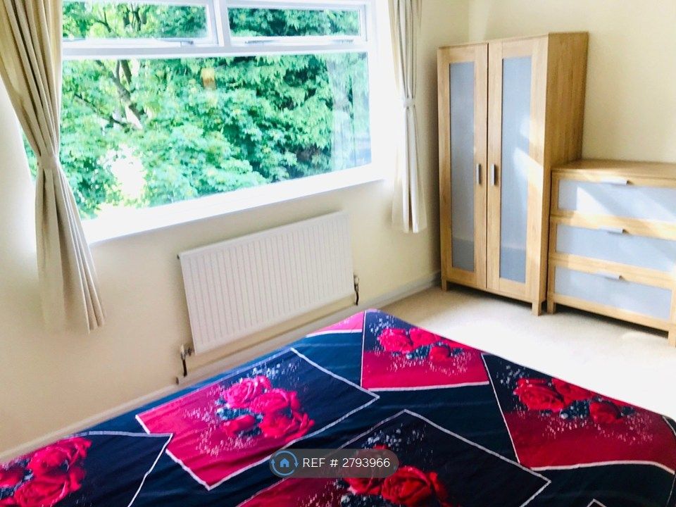 Property photo 3 of 7 Bedroom 2