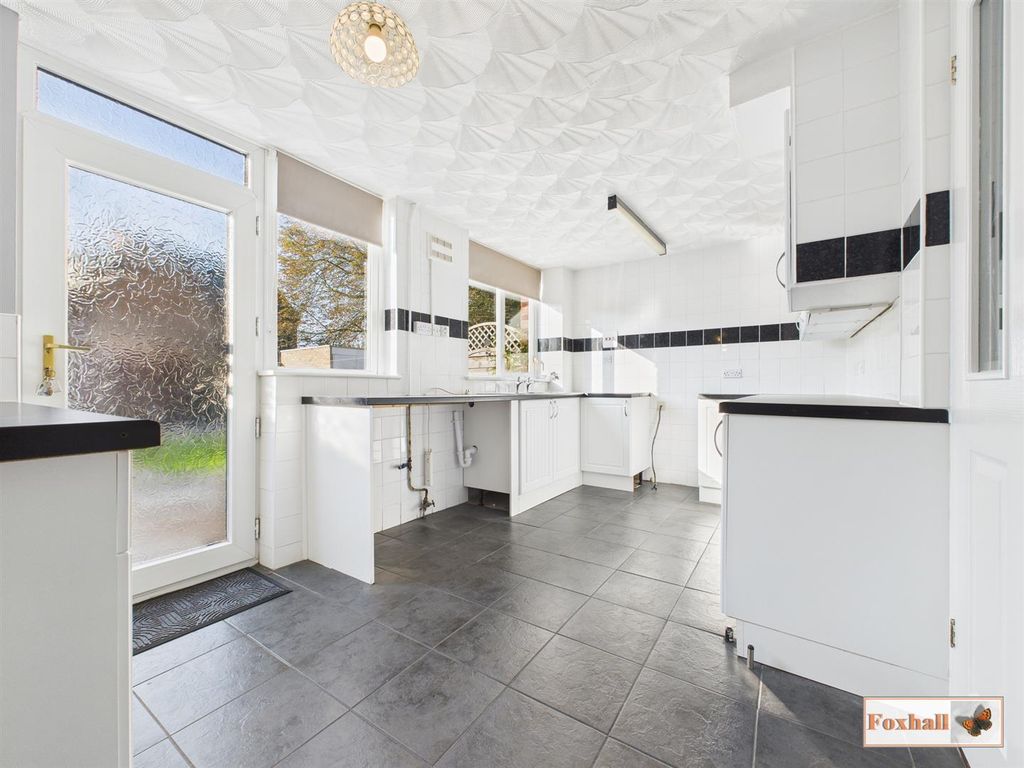 Property photo 2 of 19 Kitchen