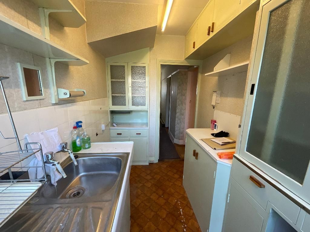 Property photo 3 of 20 Kitchen 7'7 x 5'3