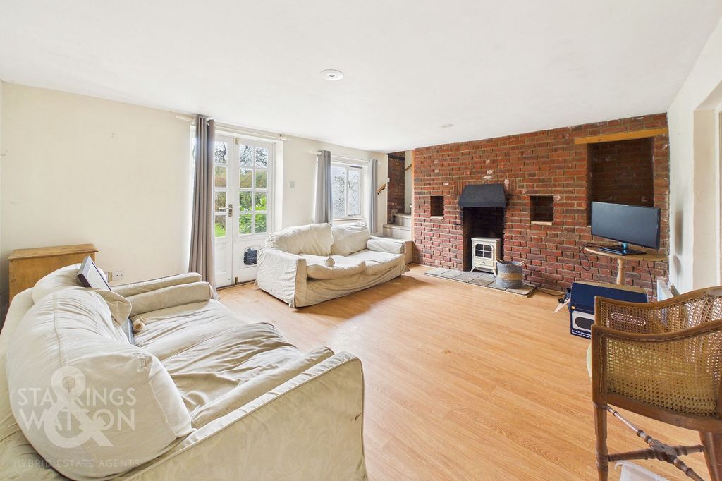 Property photo 2 of 21