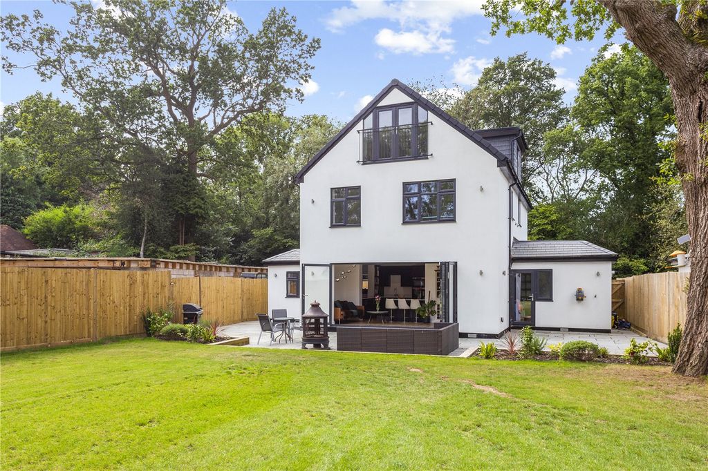 Property photo 1 of 18 Garden Elevation