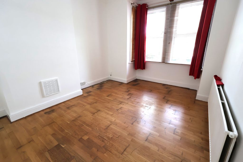 Property photo 2 of 11 Img 0569