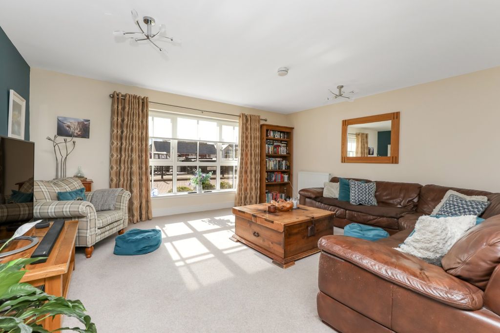 Property photo 3 of 31