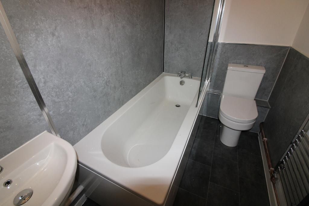 Property photo 3 of 7 Bathroom