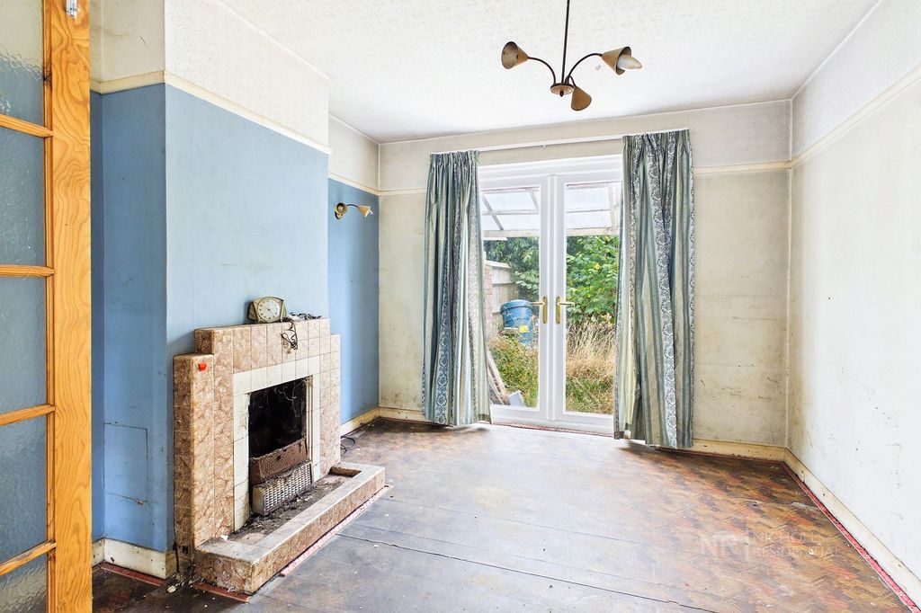 Property photo 3 of 12 Dining Room
