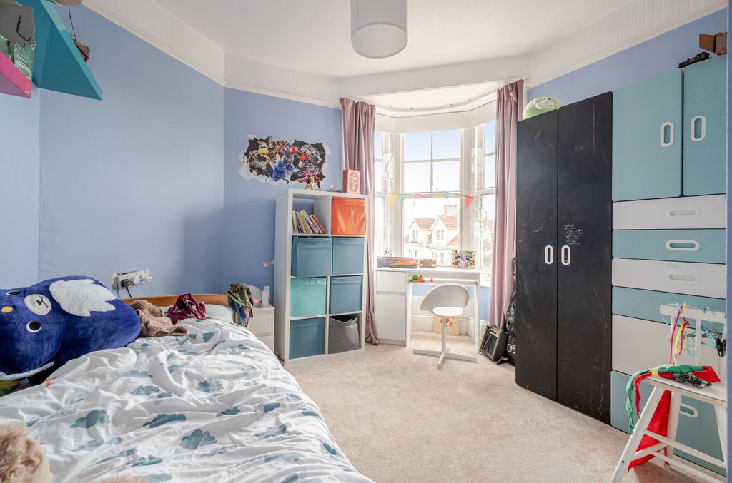 Property photo 3 of 24 3 - 1440469-10-69d90B...