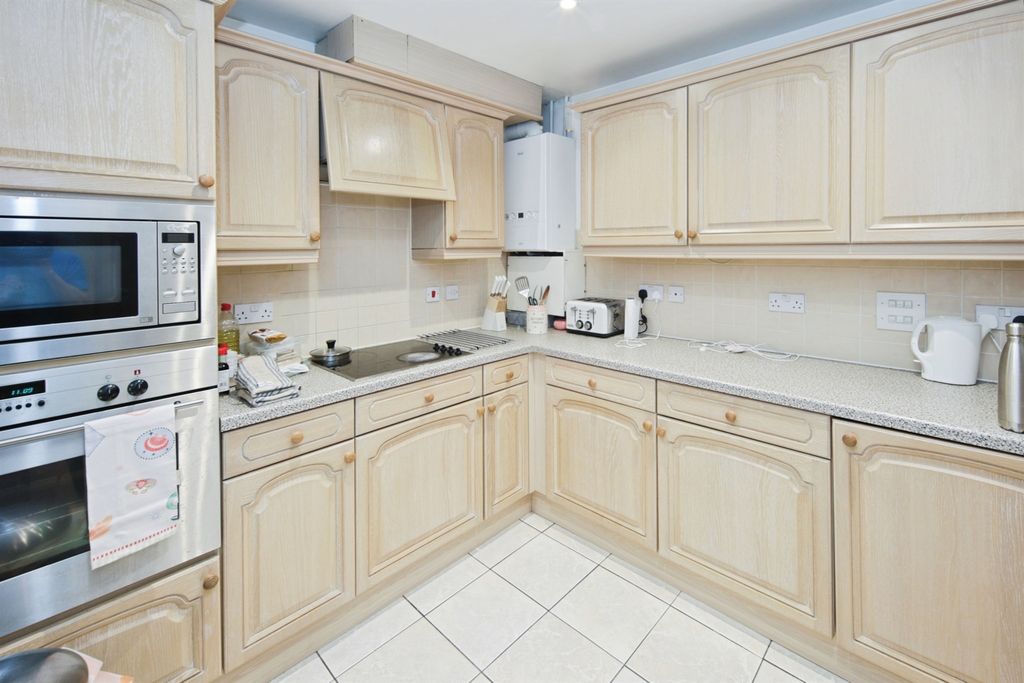 Property photo 3 of 8