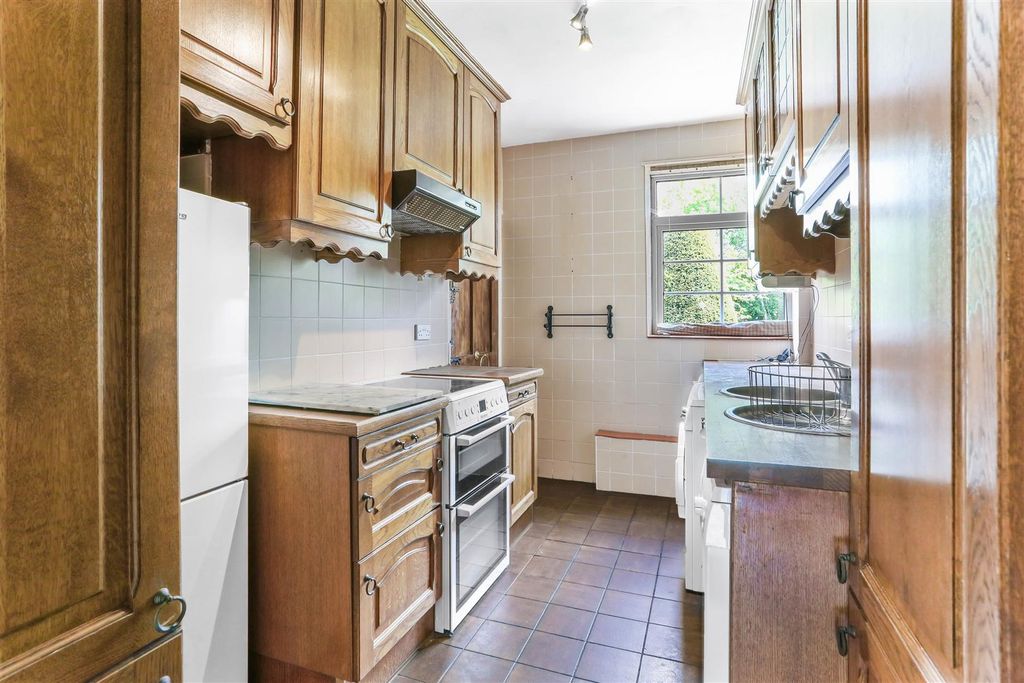 Property photo 3 of 16 1697697169 - 5.Jpg