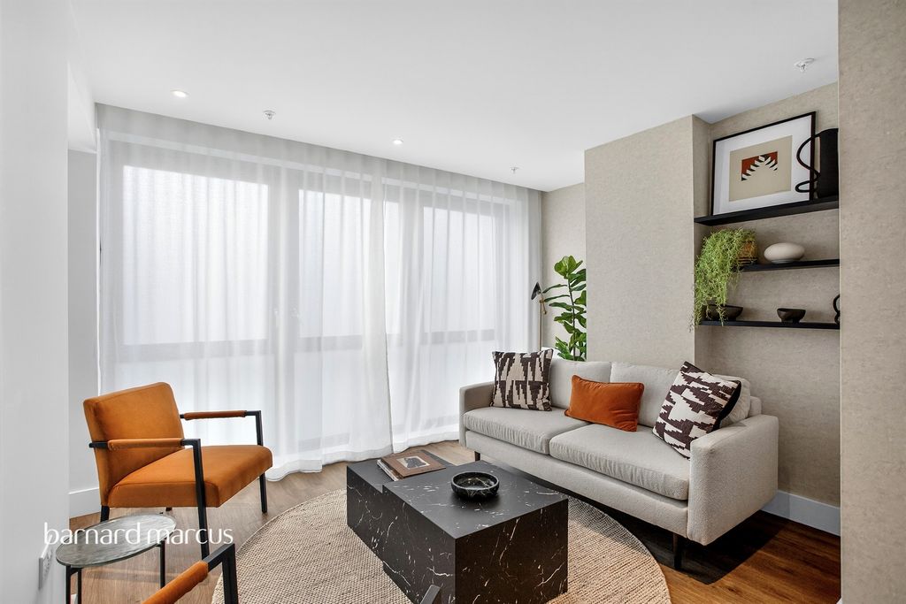 Property photo 2 of 23