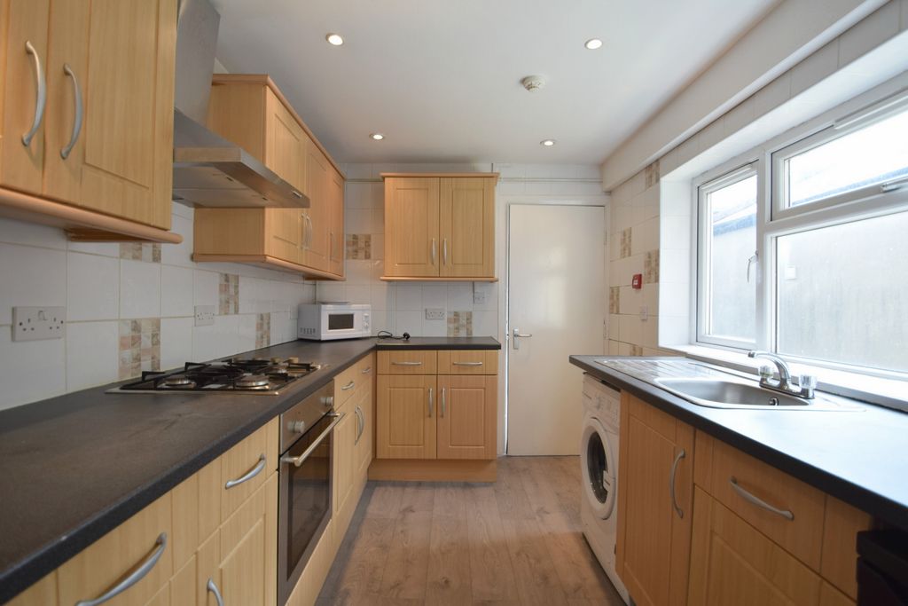 Property photo 3 of 14 Photo 8