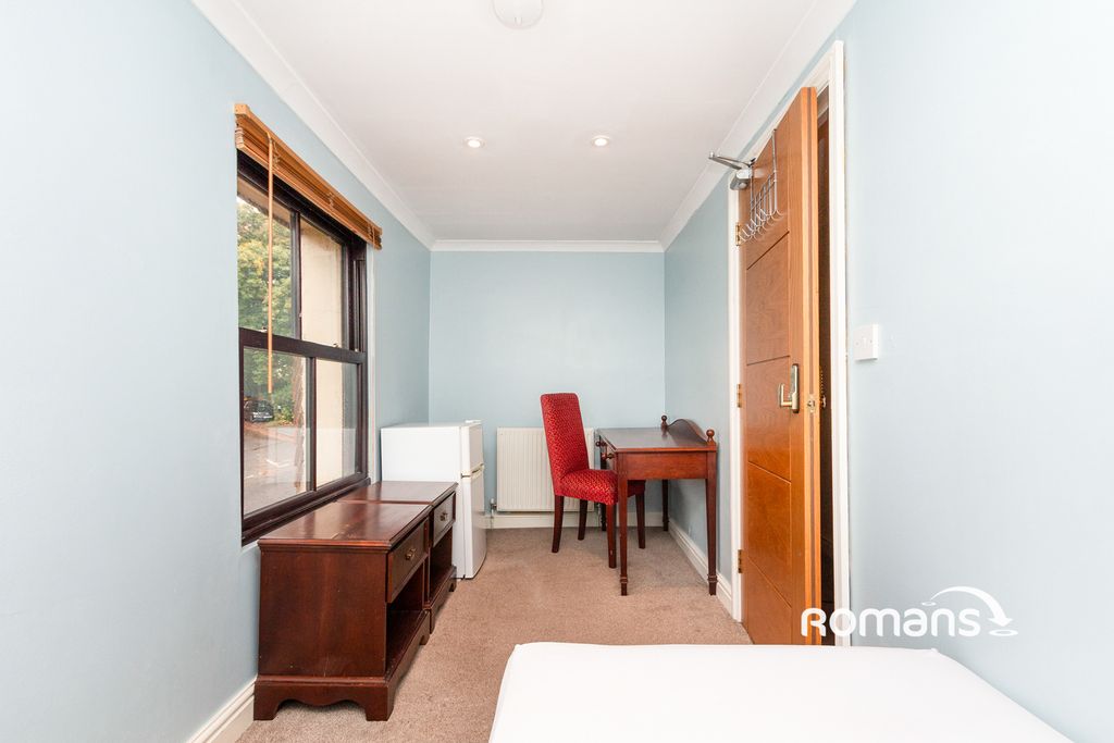 Property photo 2 of 12 Photo