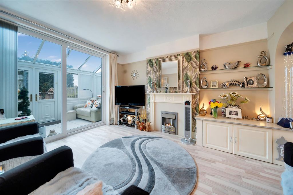 Property photo 2 of 12 Dales View Rd-29.Jpg