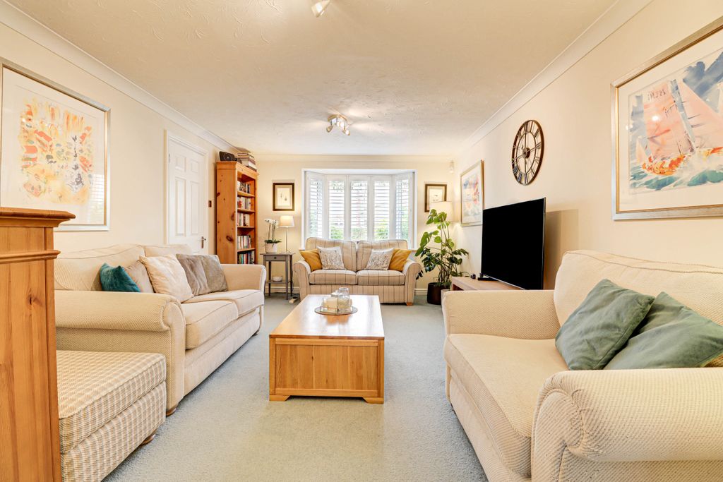 Property photo 2 of 20 Living Room