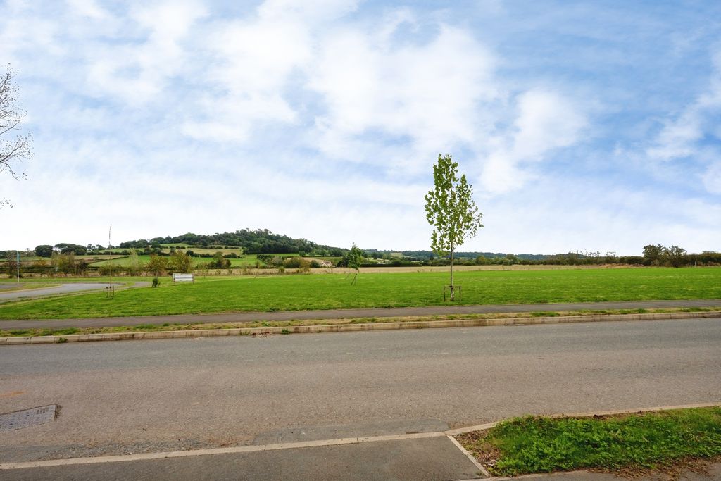 Property photo 2 of 15 Pbox-Img.Jpg
