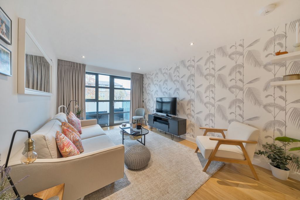 Property photo 2 of 28 Reception