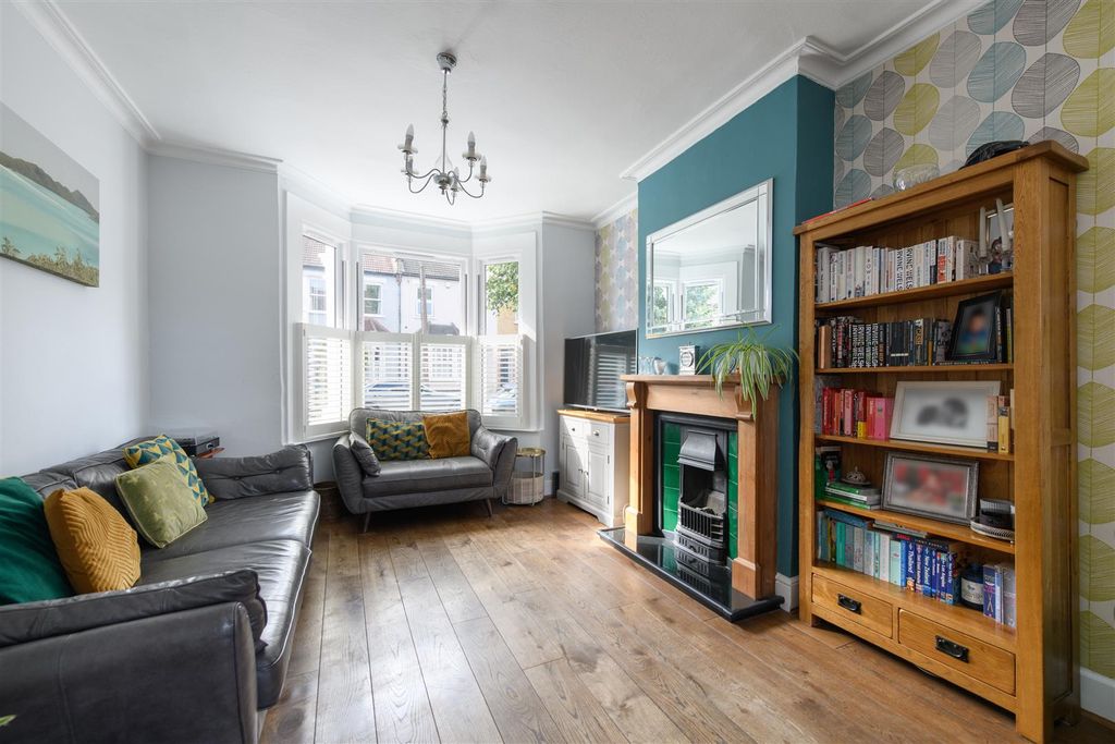 Property photo 2 of 18 Falmer 16.Jpg