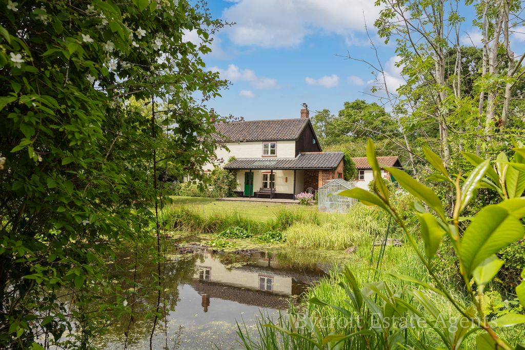 Property photo 1 of 25