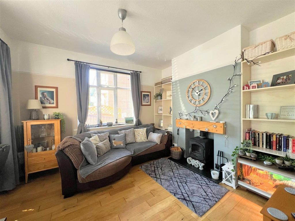 Property photo 2 of 31 Snug