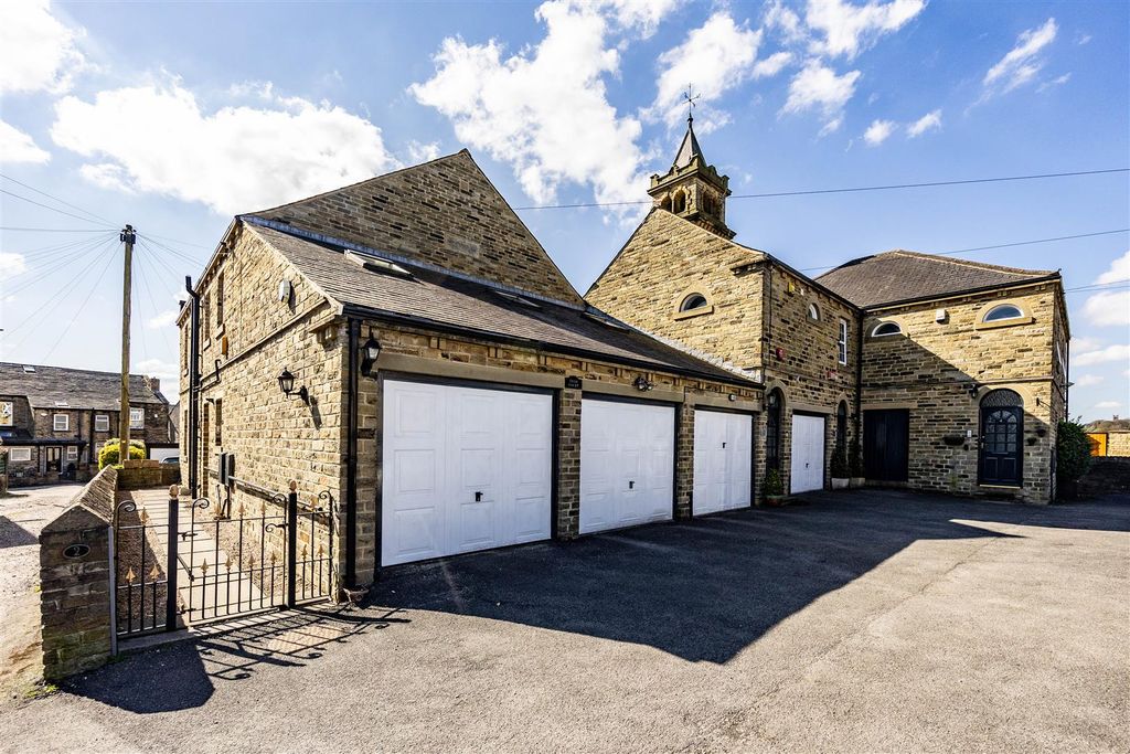 Property photo 3 of 28 2Ecwyke-020425-26.Jpg