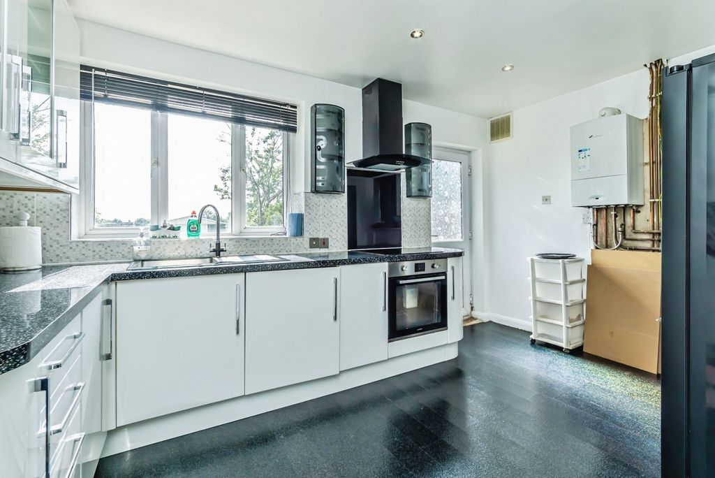 Property photo 1 of 18 Pbox-Img.Jpg