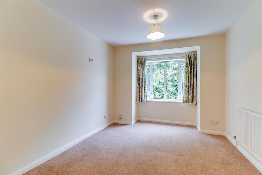 Property photo 3 of 7 Living Room A.Jpg