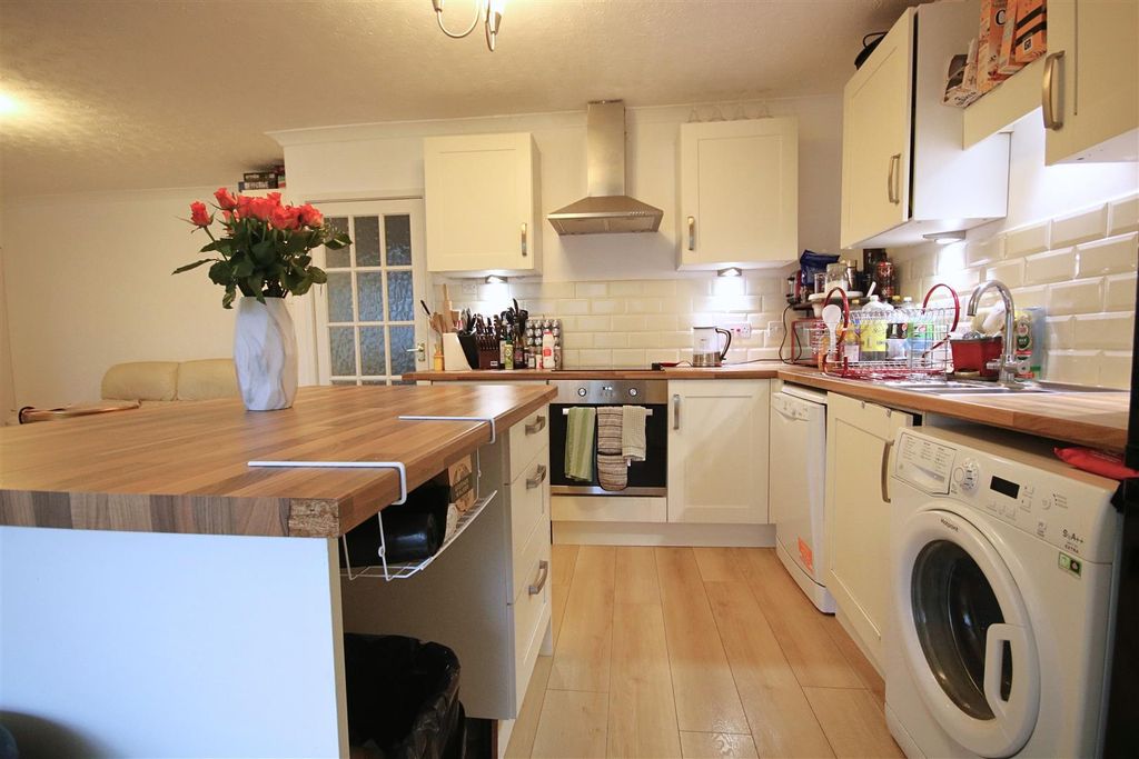 Property photo 3 of 15 Kitch1 (7).Jpg