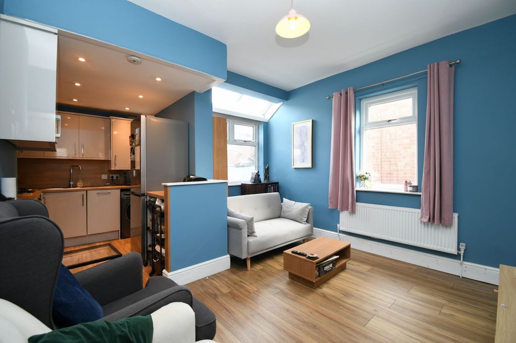 Property photo 2 of 11