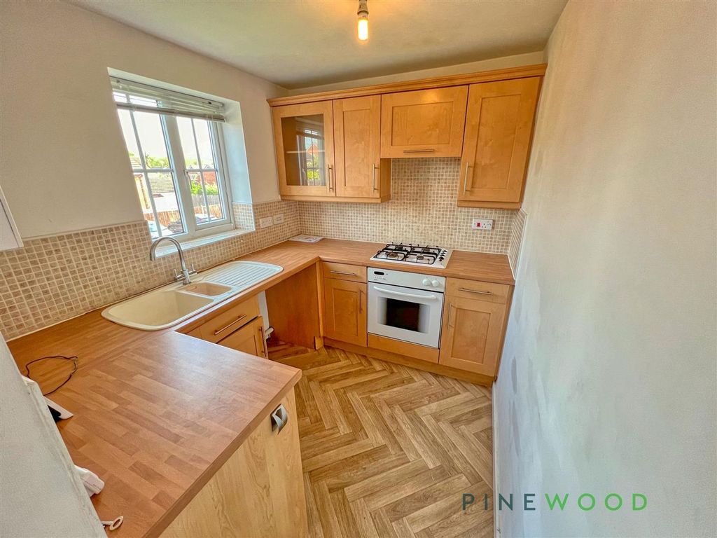 Property photo 2 of 6 Kitchen