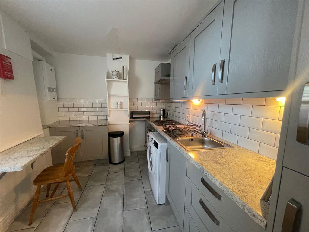 Property photo 1 of 15 Kitchen