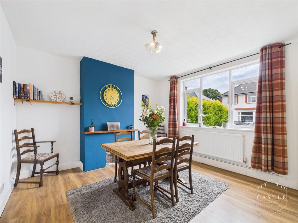 Property photo 3 of 14 Dining Room