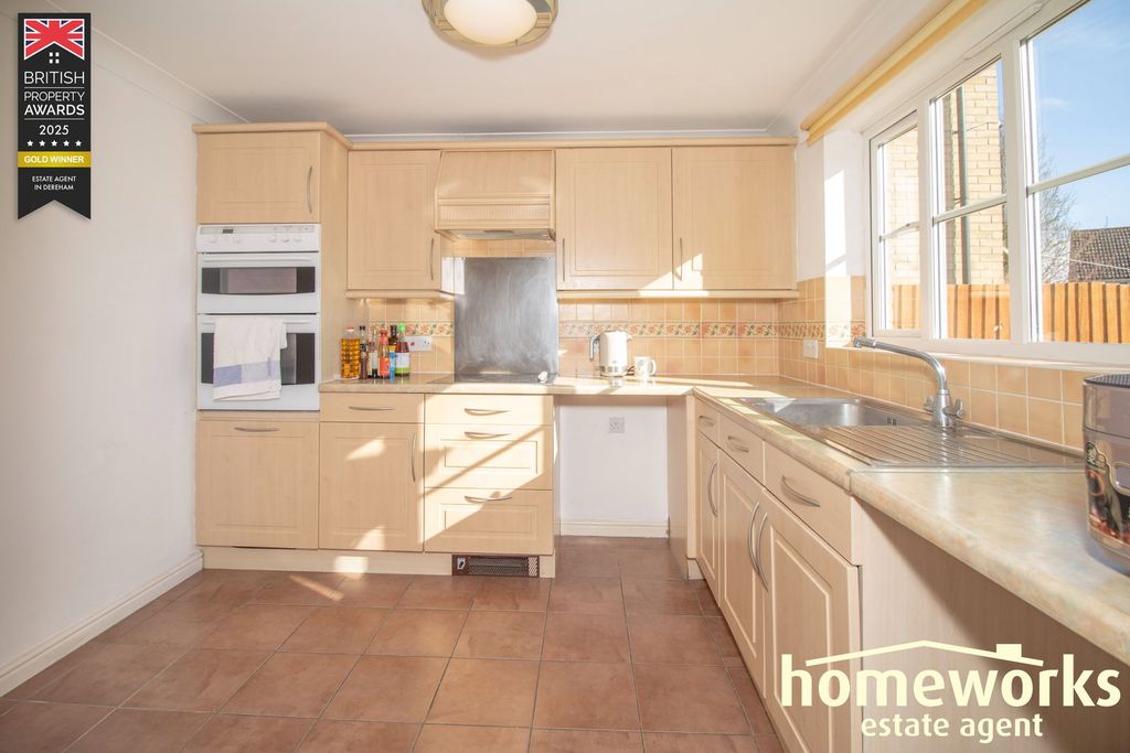 Property photo 3 of 17