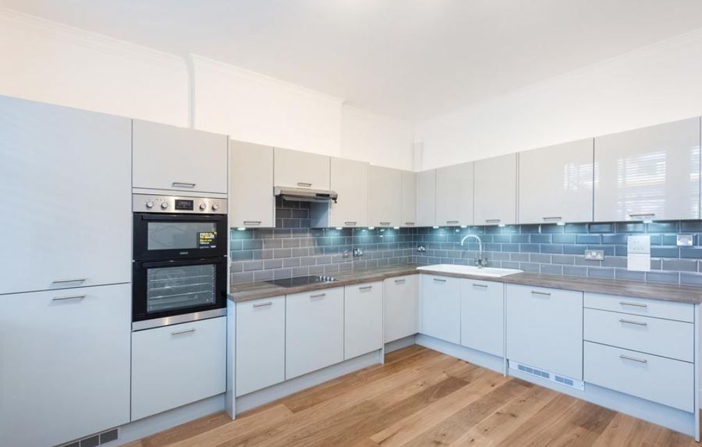 Property photo 1 of 8 Kitchen