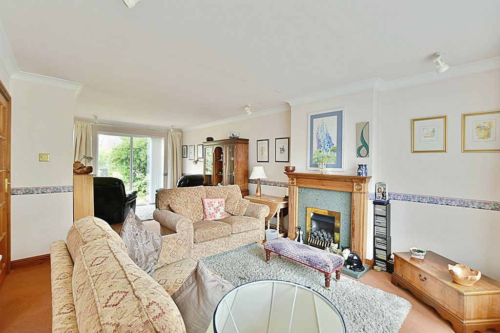 Property photo 3 of 19 Photo 4