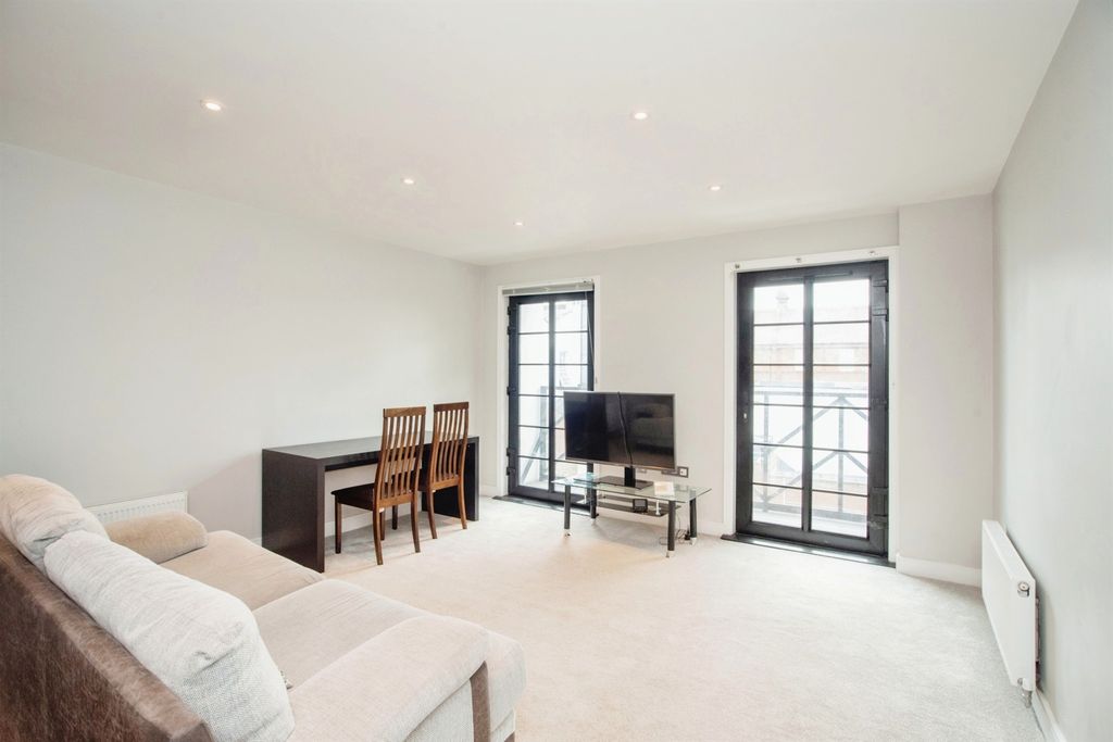 Property photo 3 of 9 Living Room