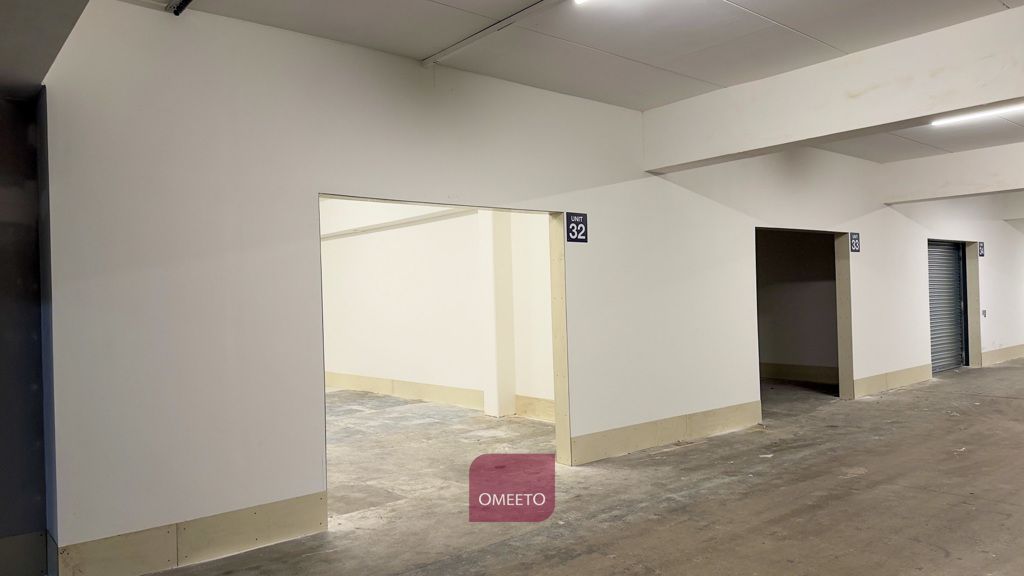 Property photo 1 of 4 Unit To Let