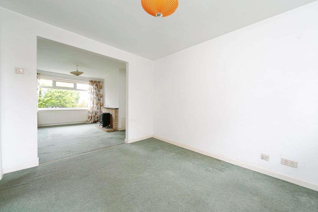 Property photo 3 of 17 Photo