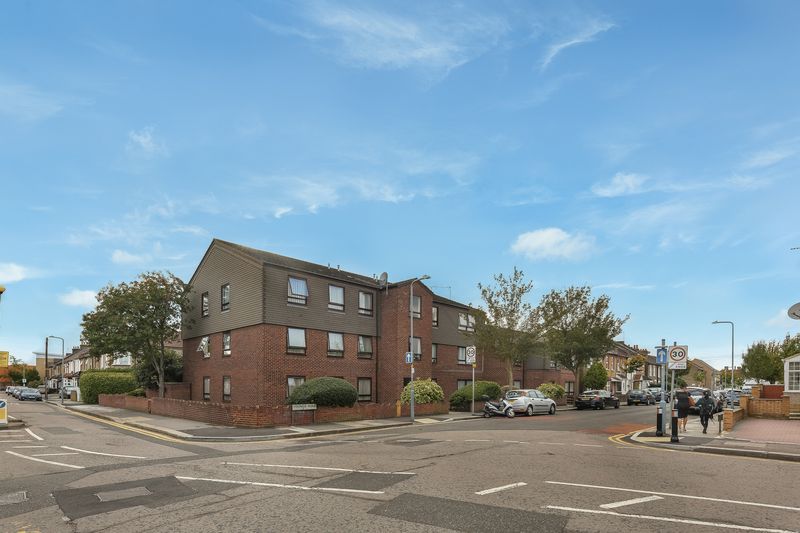 Property photo 1 of 9 Photo 13