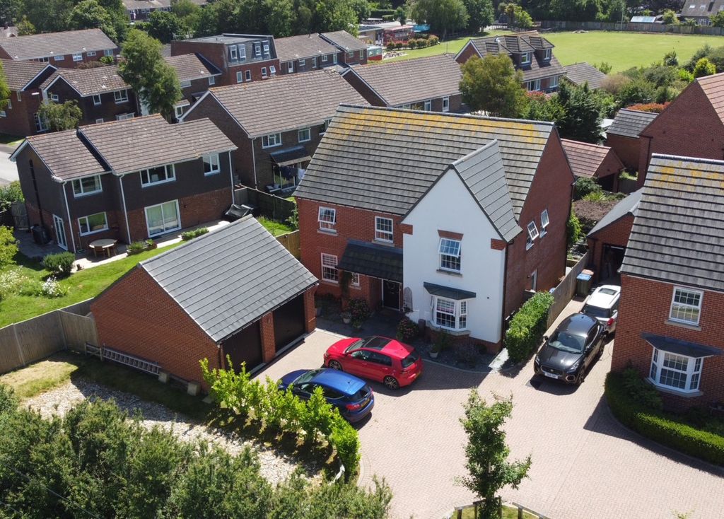 Property photo 1 of 33