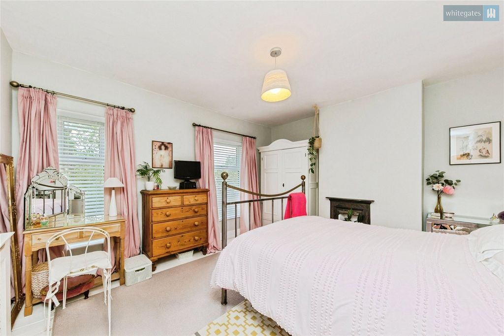 Property photo 3 of 20 Picture No. 32