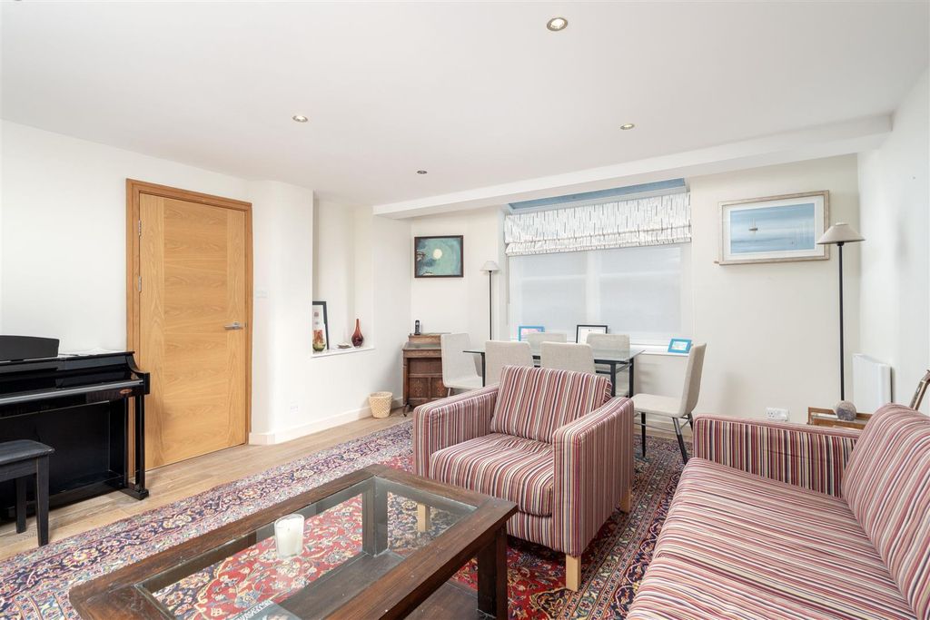 Property photo 3 of 11 P02 (18).Jpg