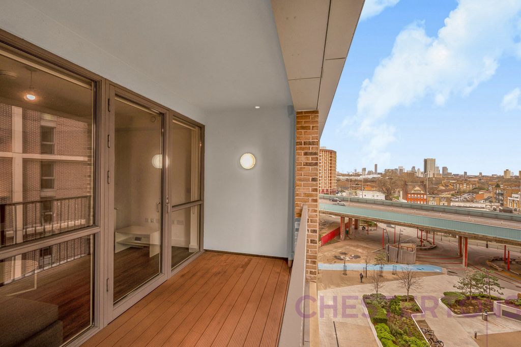 Property photo 3 of 18