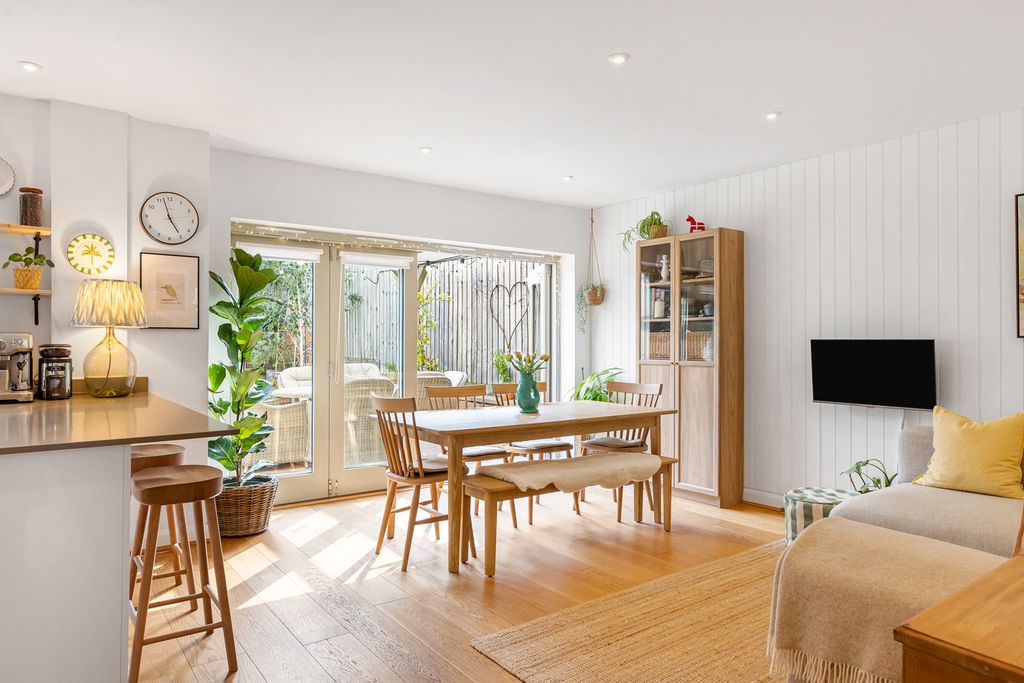 Property photo 3 of 29 47_87937