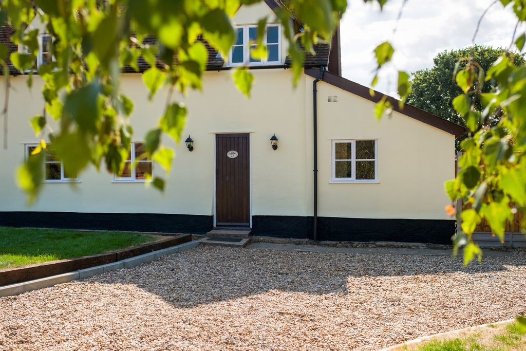 Property photo 2 of 39 1440_29 Chapel Lane - 2