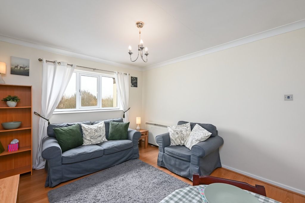 Property photo 3 of 9 Picture 3