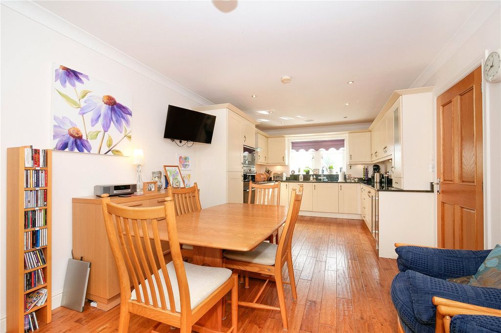 Property photo 3 of 26 Picture No. 05