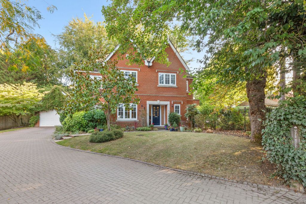 Property photo 1 of 28