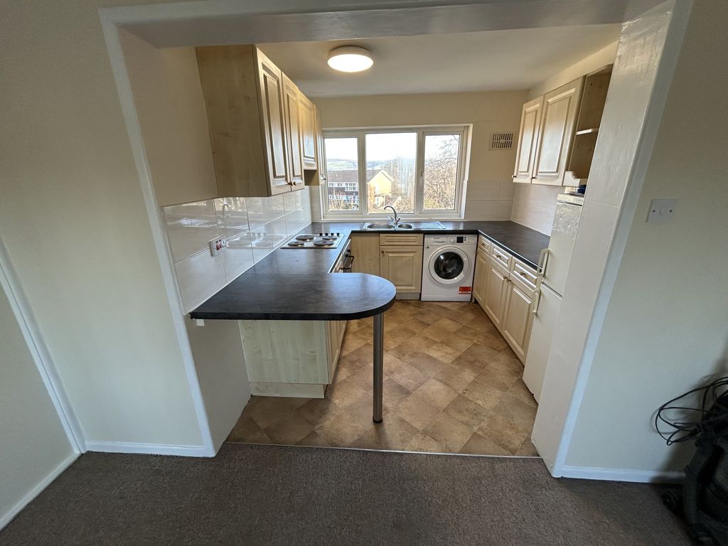 Property photo 2 of 10 Kitchen