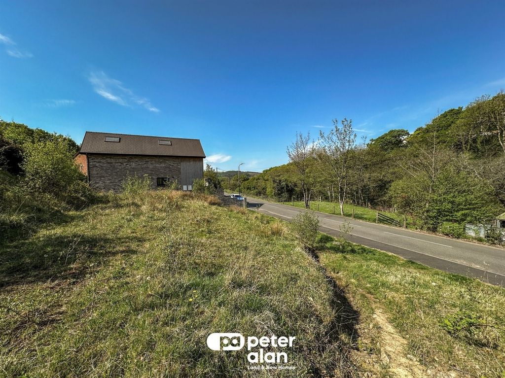 Property photo 3 of 10